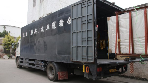 佛山哪個(gè)門窗廠家做工程門窗做得好？-樓上樓門窗
